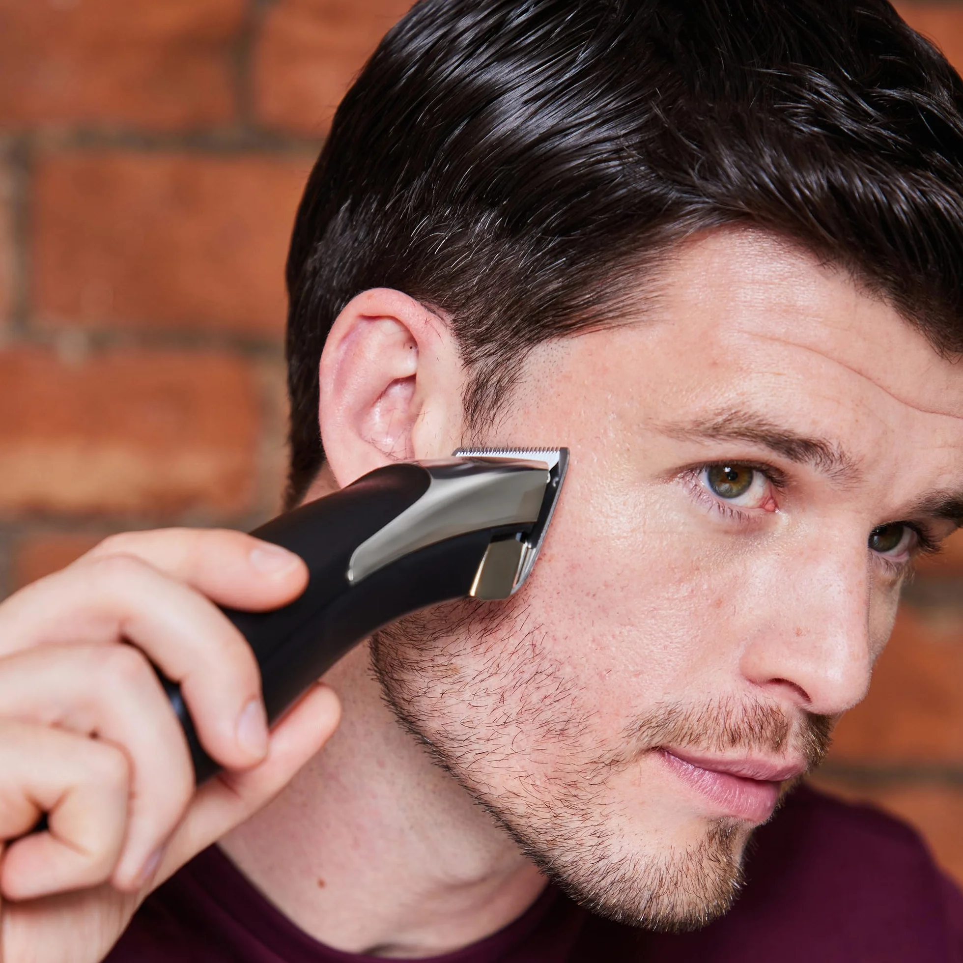 Remington Máquina de Cortar Pelo Stylist, Cortapelos con Cable e Inalámbrico, Cuchillas de Cerámica Avanzada, 8 Peines, 40 min Autonomía, Palanca Selección Longitud, Maletín y 5 Accesorios - HC363C, unisex.