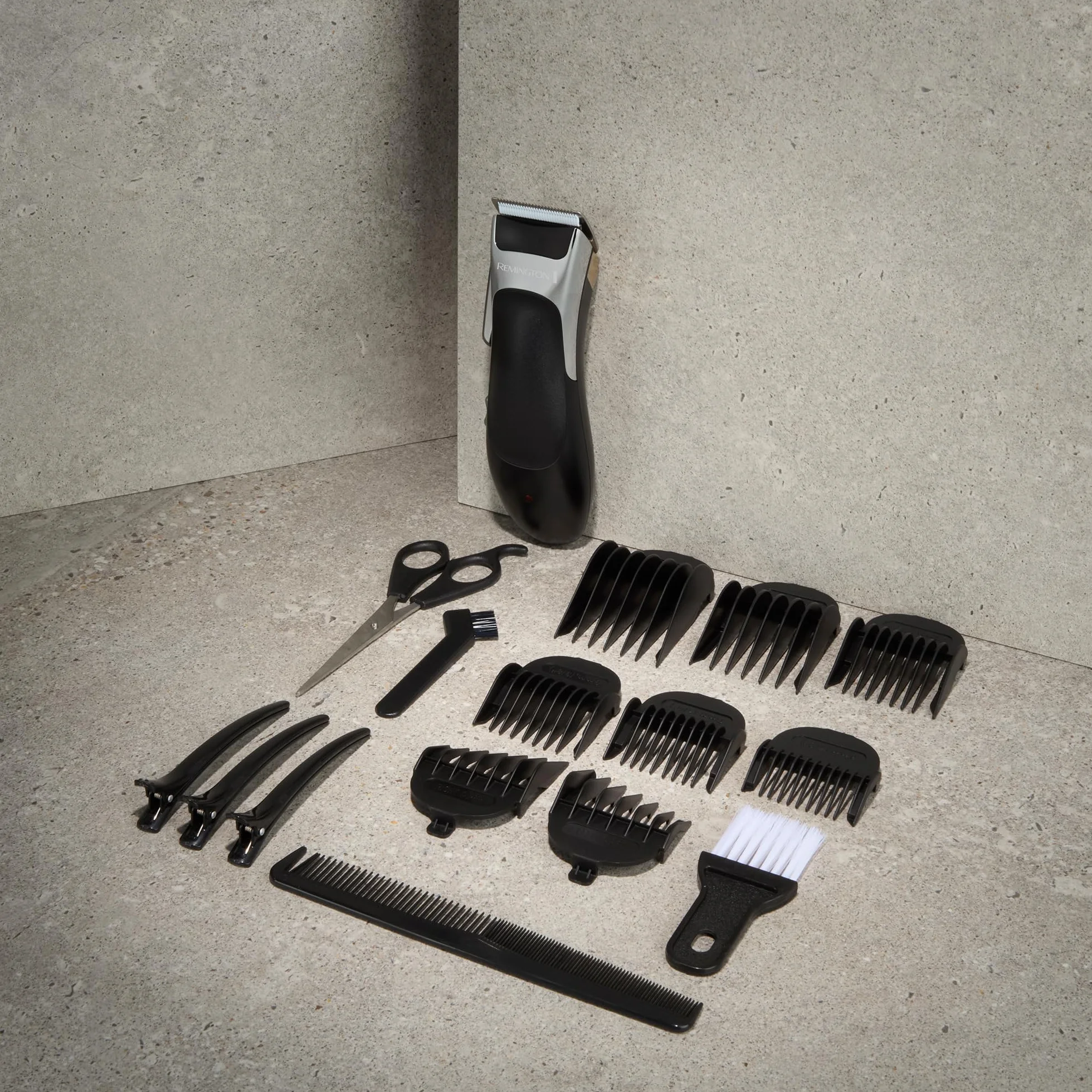 Remington Máquina de Cortar Pelo Stylist, Cortapelos con Cable e Inalámbrico, Cuchillas de Cerámica Avanzada, 8 Peines, 40 min Autonomía, Palanca Selección Longitud, Maletín y 5 Accesorios - HC363C, unisex.