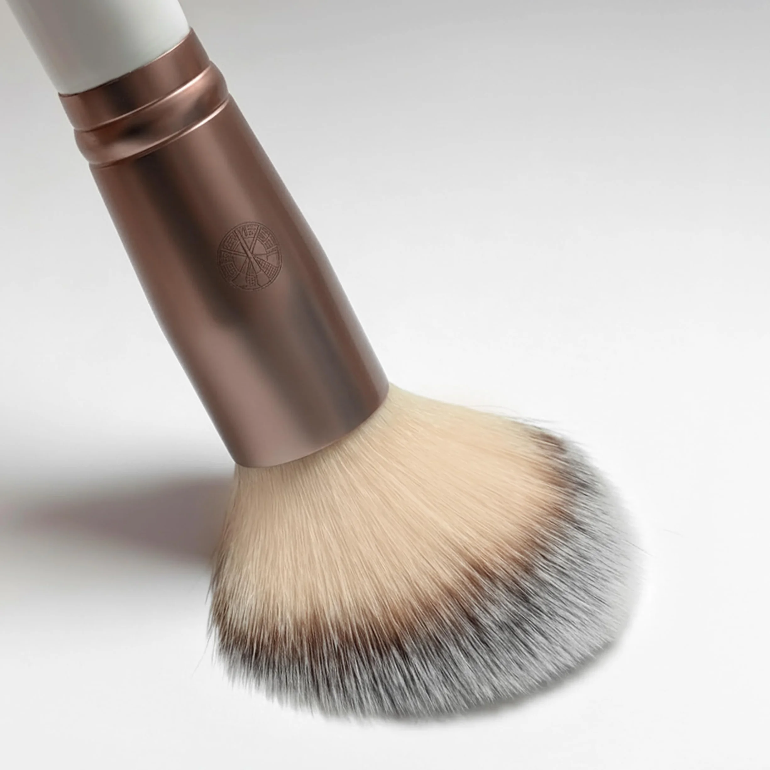 Luvia Prime Vegan Pro - Juego de brochas de maquillaje (12 unidades, incluye soporte para brochas, esponja y estera de limpieza) Nacarado Coffee