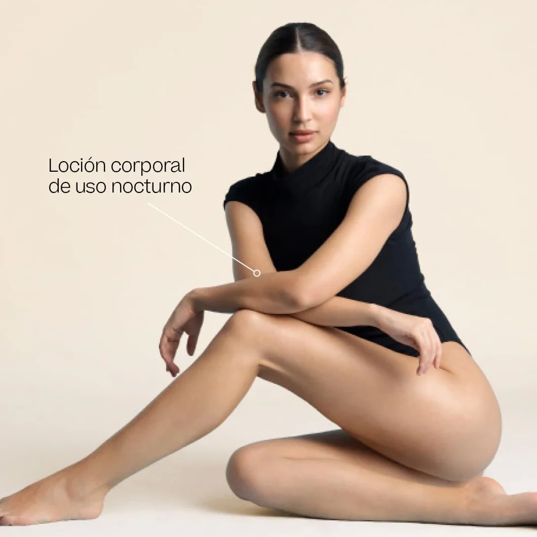 Sensilis - Retinol Body Treatment, Loción Corporal con Acción Reafirmante e Hidratante, Unifica el Tono, Aclara Manchas y Reduce las Arrugas, con Retinyl Palmitate, Apto para Pieles Sensibles - 200 ml
