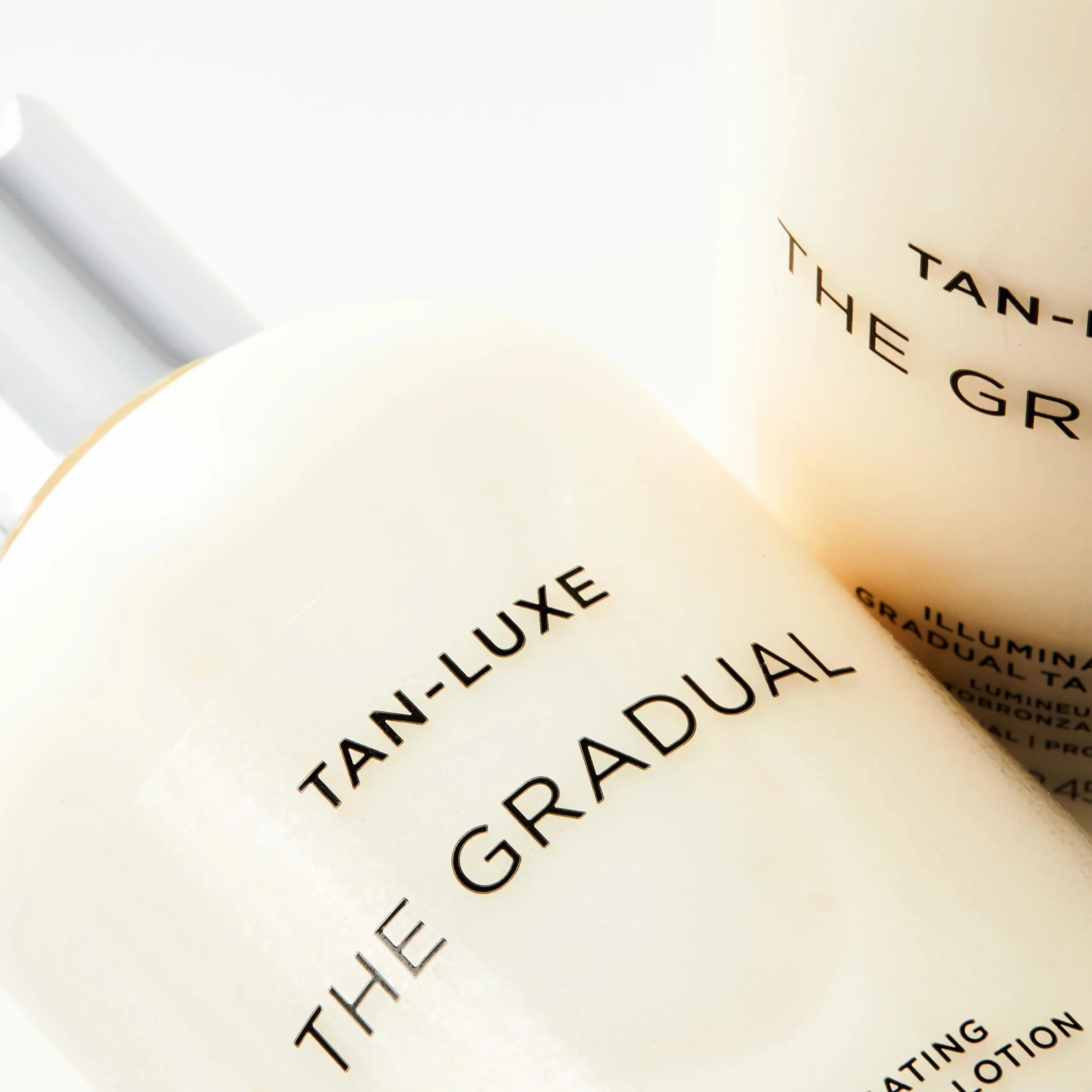 Tan Luxe THE GRADUAL Loción Autobronceadora, (250ml) Cuidado de la piel autobronceador con brillo gradual, libre de crueldad animal y vegano