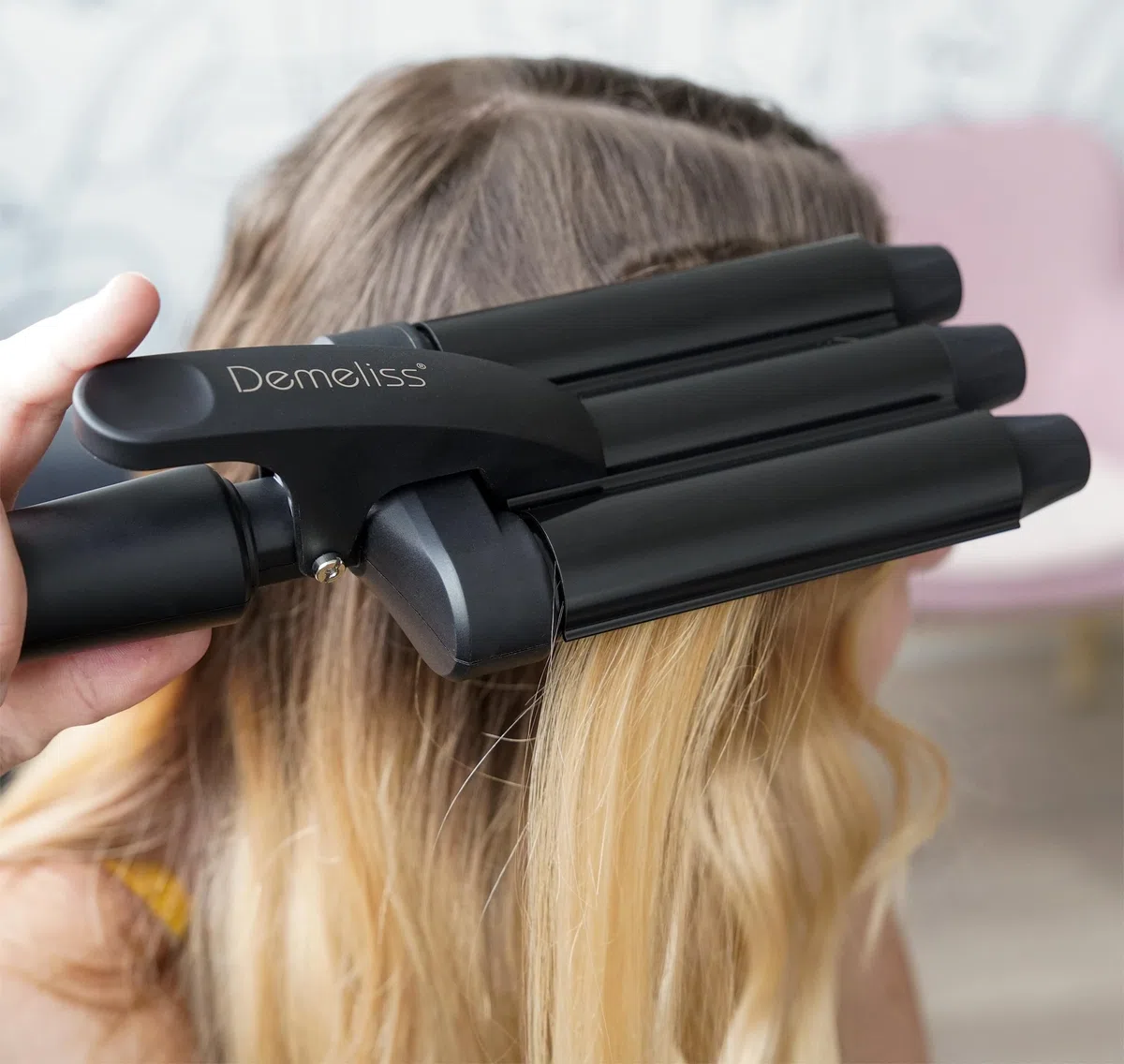 Demeliss SAINT ALGUE - Rizador WAVES BLACK - Plancha Ondulada con Efecto Wavy - Revestimiento de Cerámica y Turmalina - 10 Temperaturas - Todo Tipo deCabello - Con Alfombrilla Termorresistente