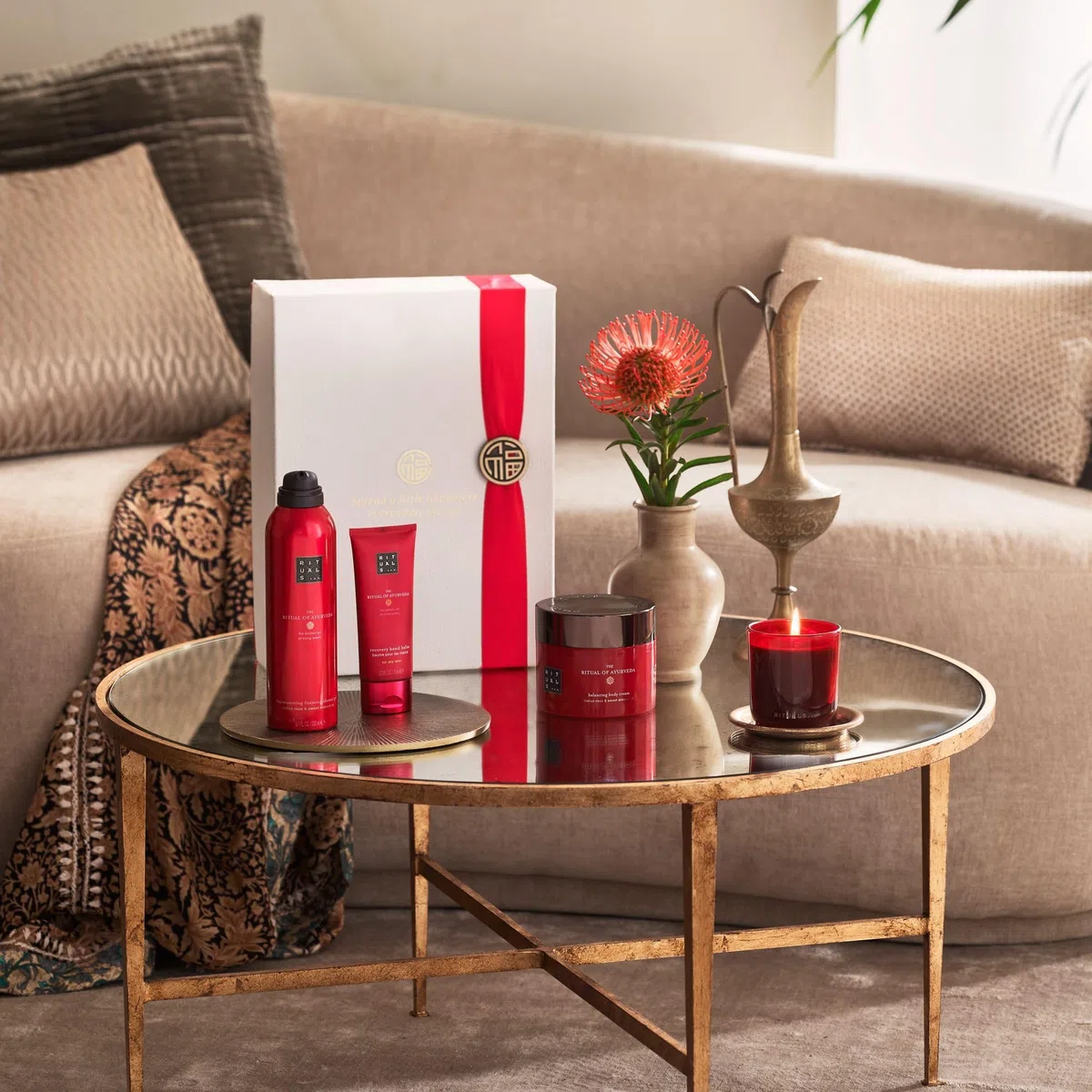 RITUALS Caja de regalo The Ritual of Ayurveda, Large - Set de baño con productos para el cuidado de la piel con sal india y aceite de almendras - Propiedades equilibrantes