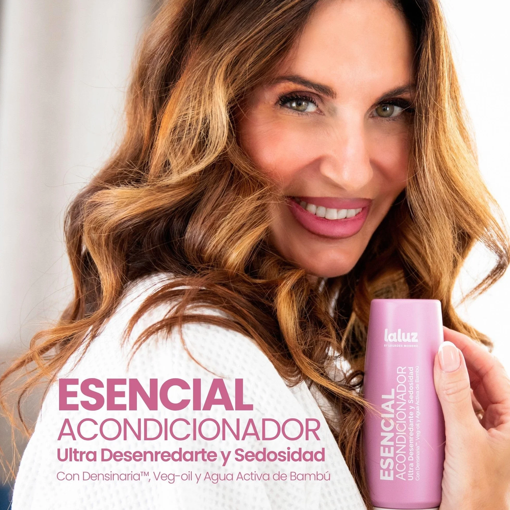 LaLuz by Lourdes Moreno | Esencial Acondicionador Capilar Diario | Desenreda, Hidrata y Aporta Elasticidad Sin Aplastar | Con Densinaria y Agua de Bambú | Cabello Suave, Suelto y Manejable | 250 ml