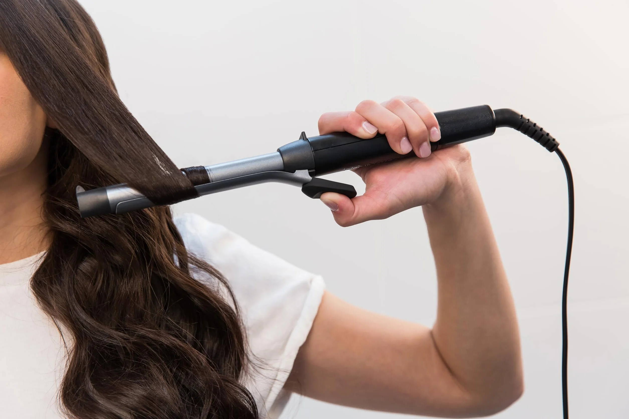 Remington Rizador de Pelo Pro Spiral Curl, Ondulador de Pelo con Pinza de 19 mm, Crea Rizos Definidos, Cerámica con Titanio, Turmalina, Protección y Brillo, 8 Temperaturas hasta 210°C, CI5519