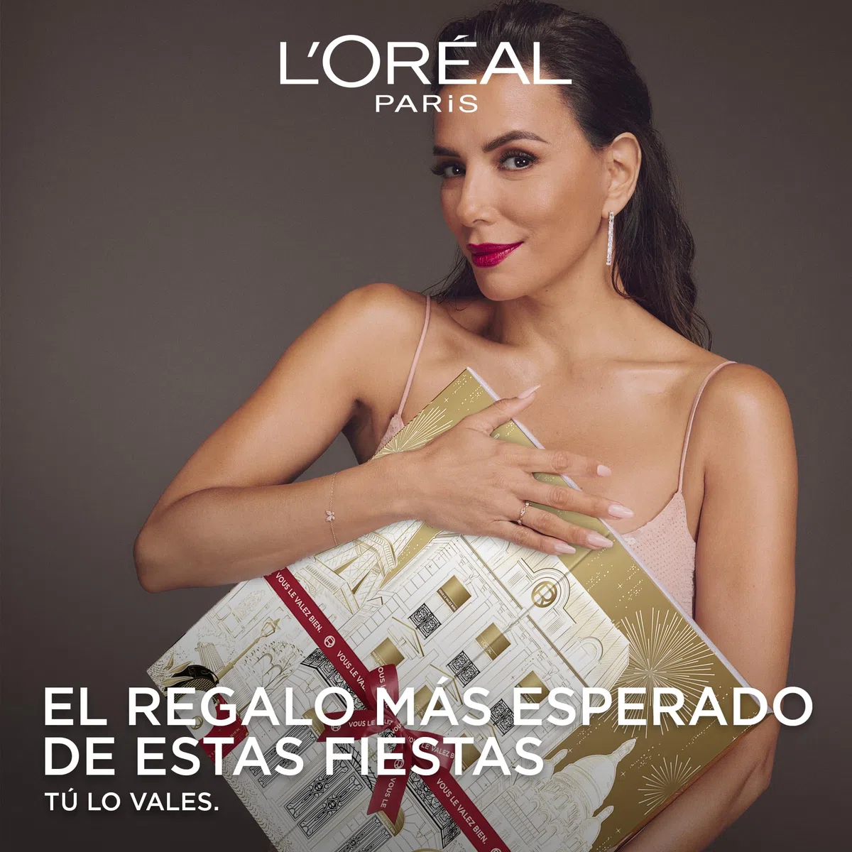 L'Oréal Paris - Calendario de Adviento 24 Días - Set de Regalo Navidad - Maquillaje, Cuidado Facial y Capilar - 24 Productos de Belleza Esenciales en Tamaño Real